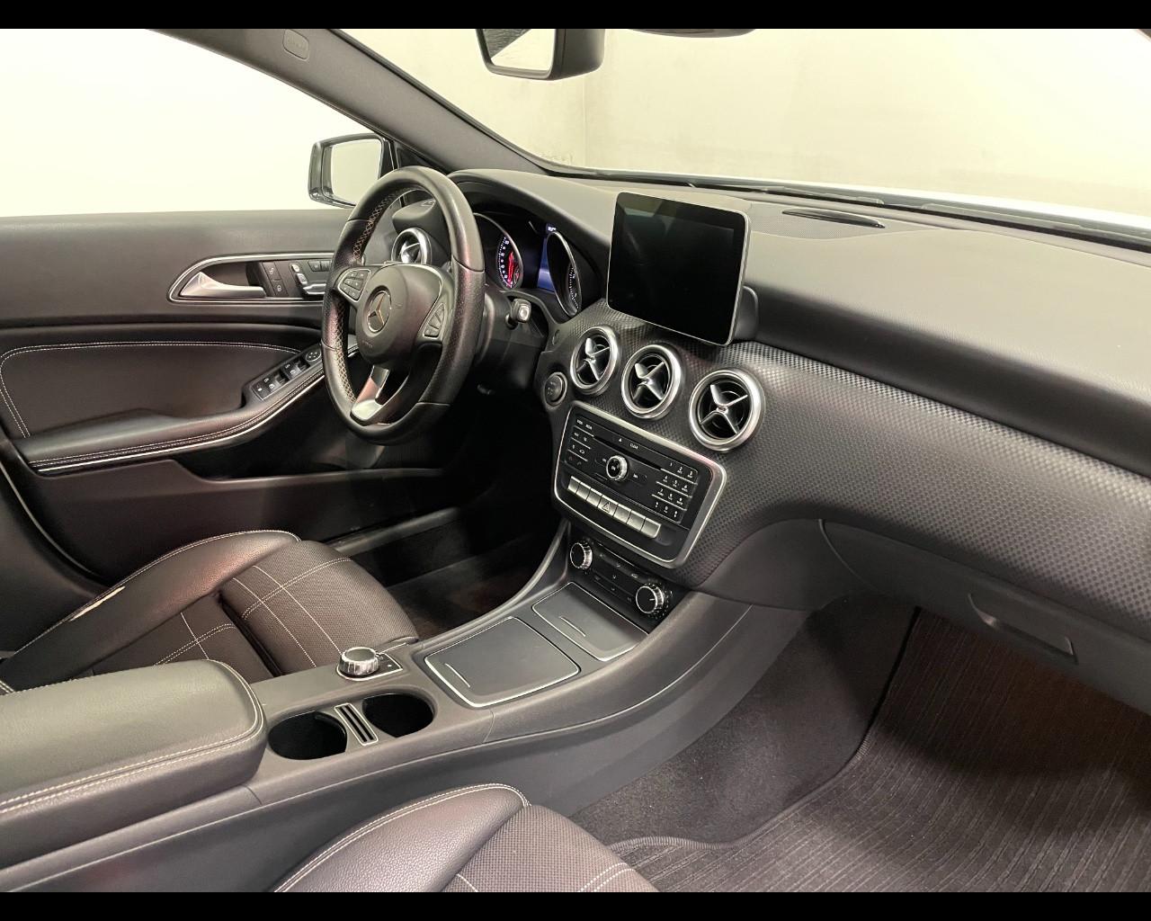 Mercedes-Benz CLASSE A 200 D AUTO 4 MATIC SPORT