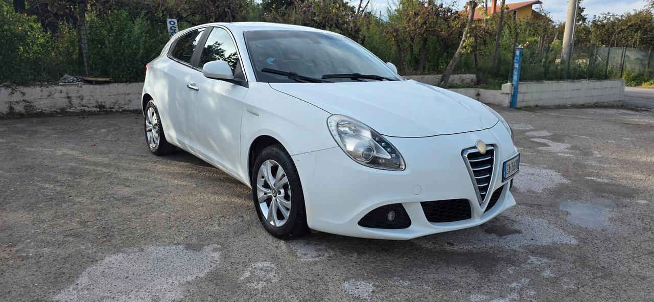 Alfa Romeo Giulietta 1.6 JTDm-2 105 CV Distinctive