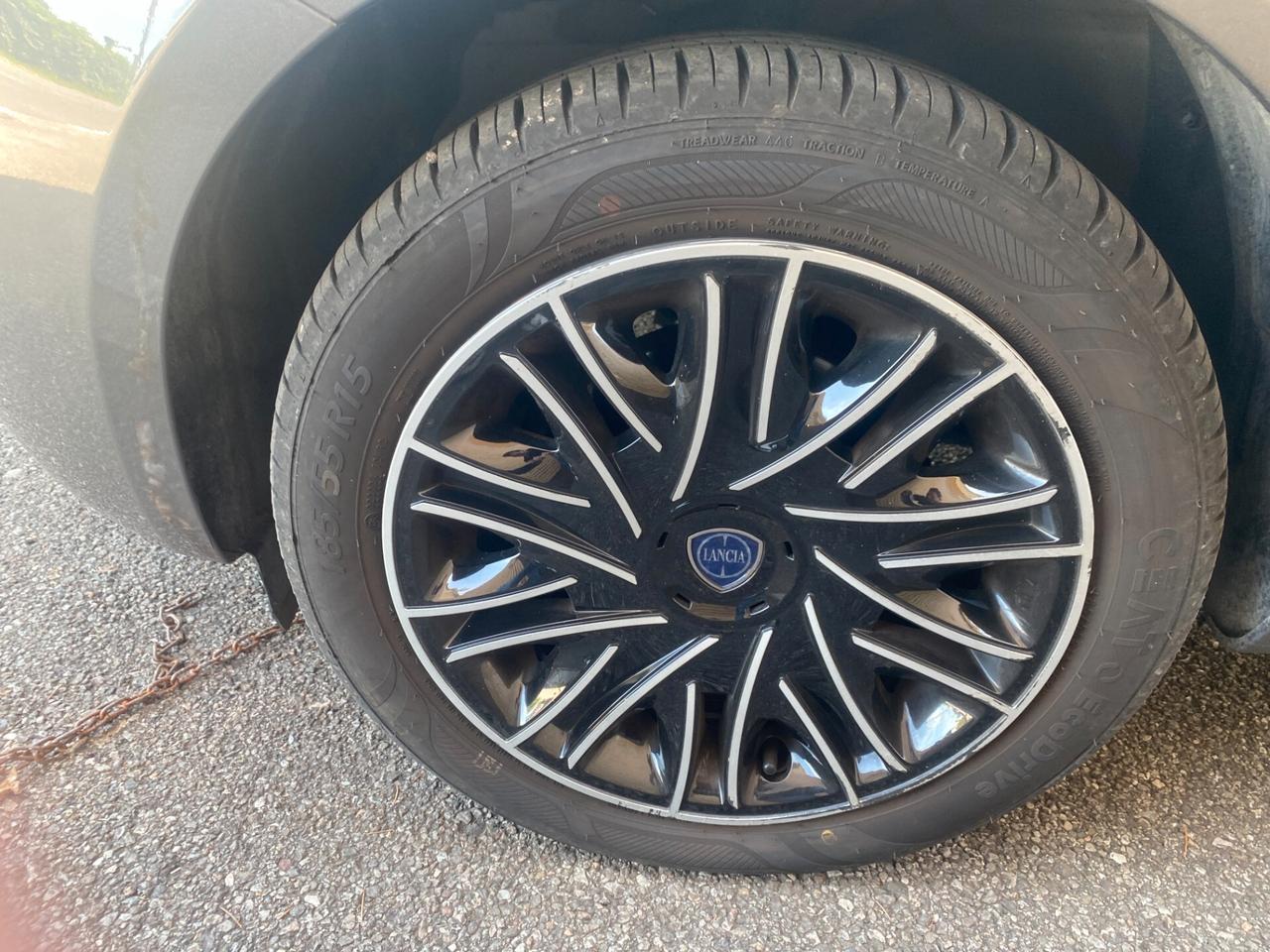 Lancia Ypsilon 1.0 FireFly 5 porte S&S Hybrid Ecochic Gold