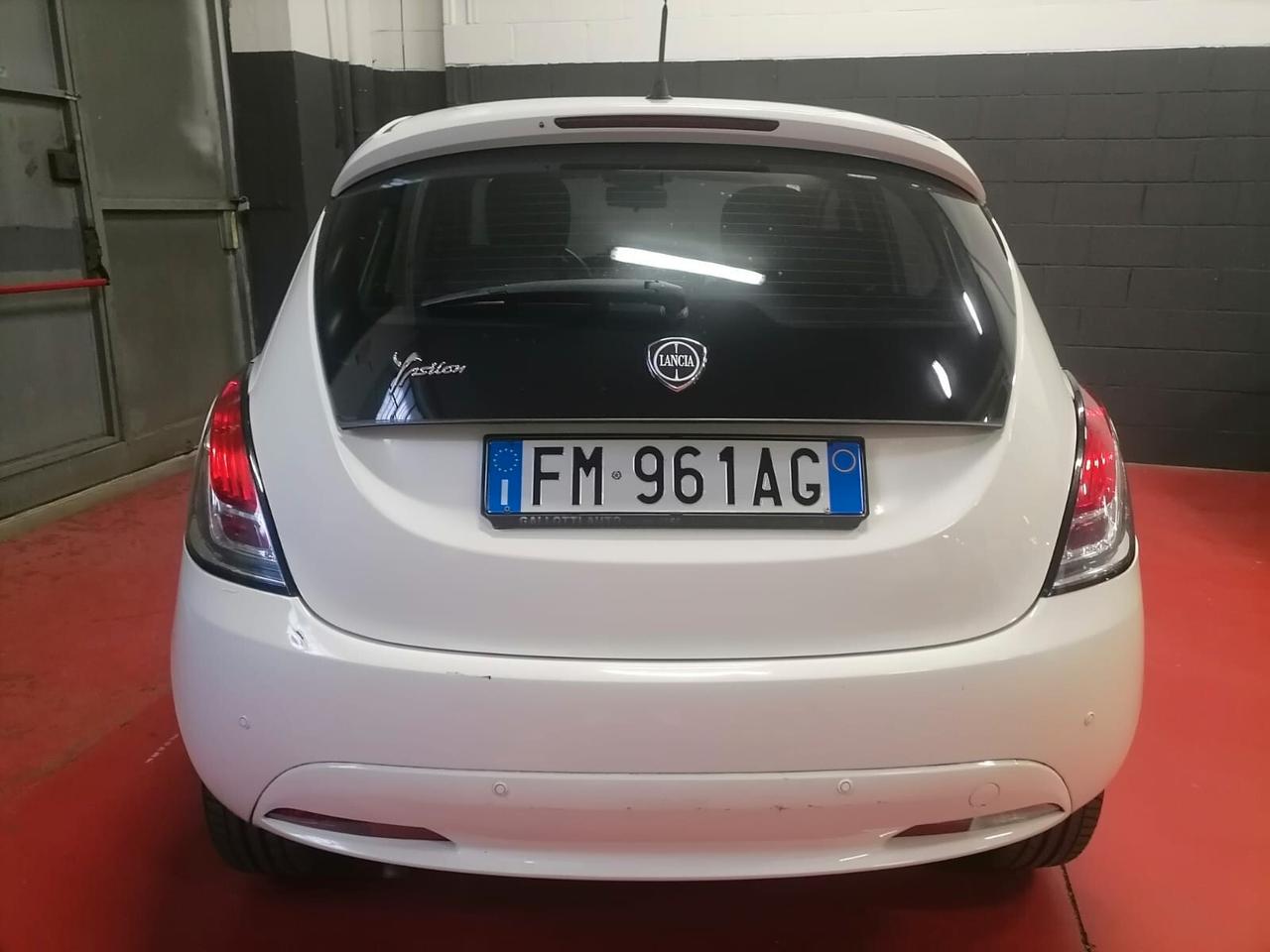 Lancia Ypsilon 1.2 69 CV 5 porte Gold Platinum