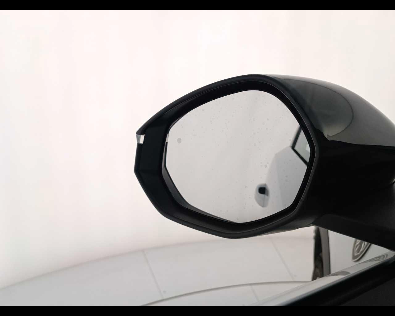 PEUGEOT Nuovo 5008 Hybrid 136 e-DCS6 GT