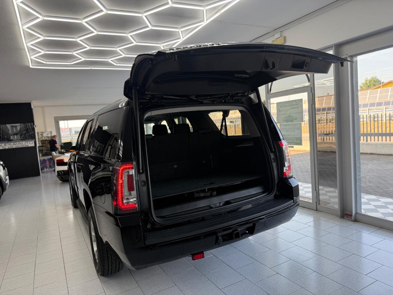 Chevrolet Suburban 5.3 340CV V8