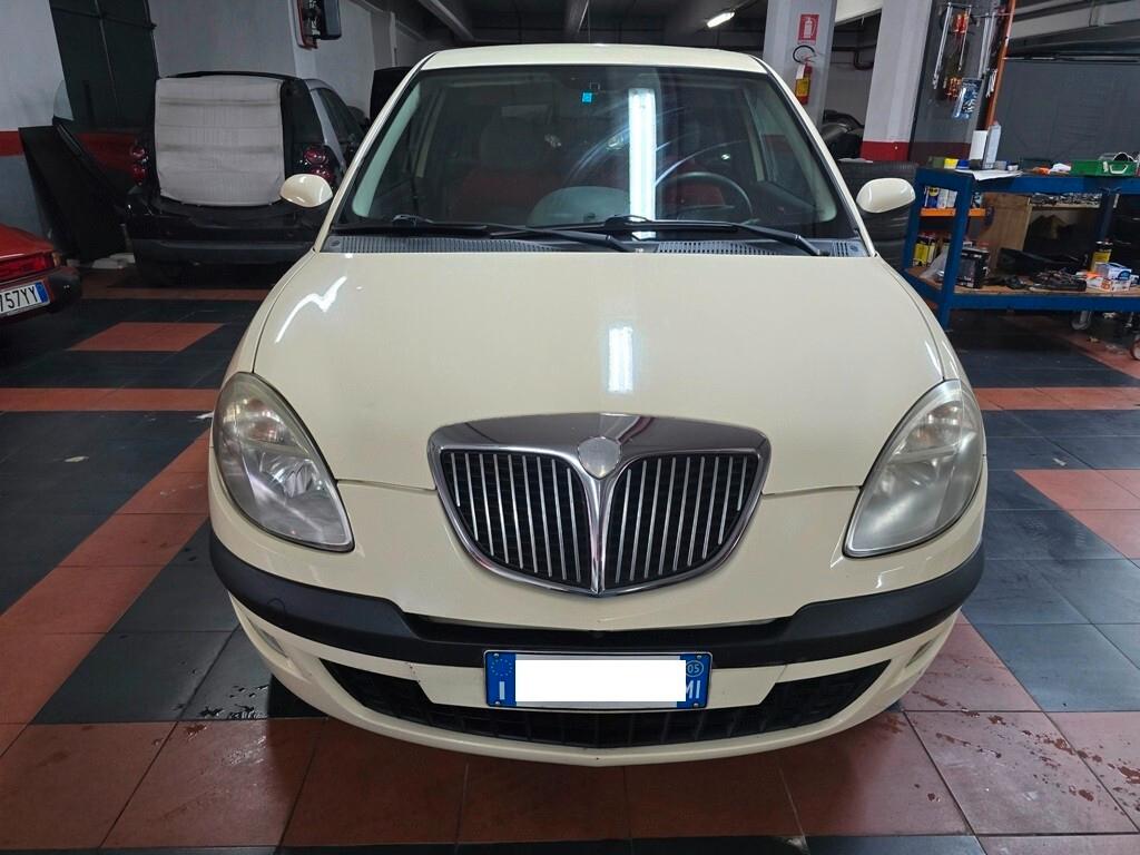Lancia Ypsilon 1.2 Argento