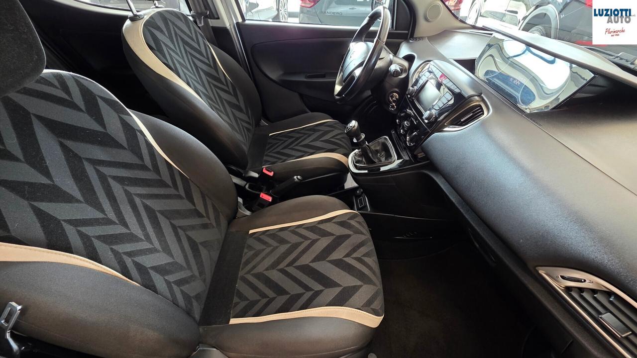 Lancia Ypsilon 1.2 69 CV 5 porte Gold