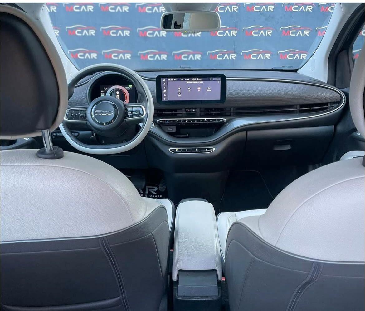 Fiat 500 500e Berlina 42 kWh La Prima
