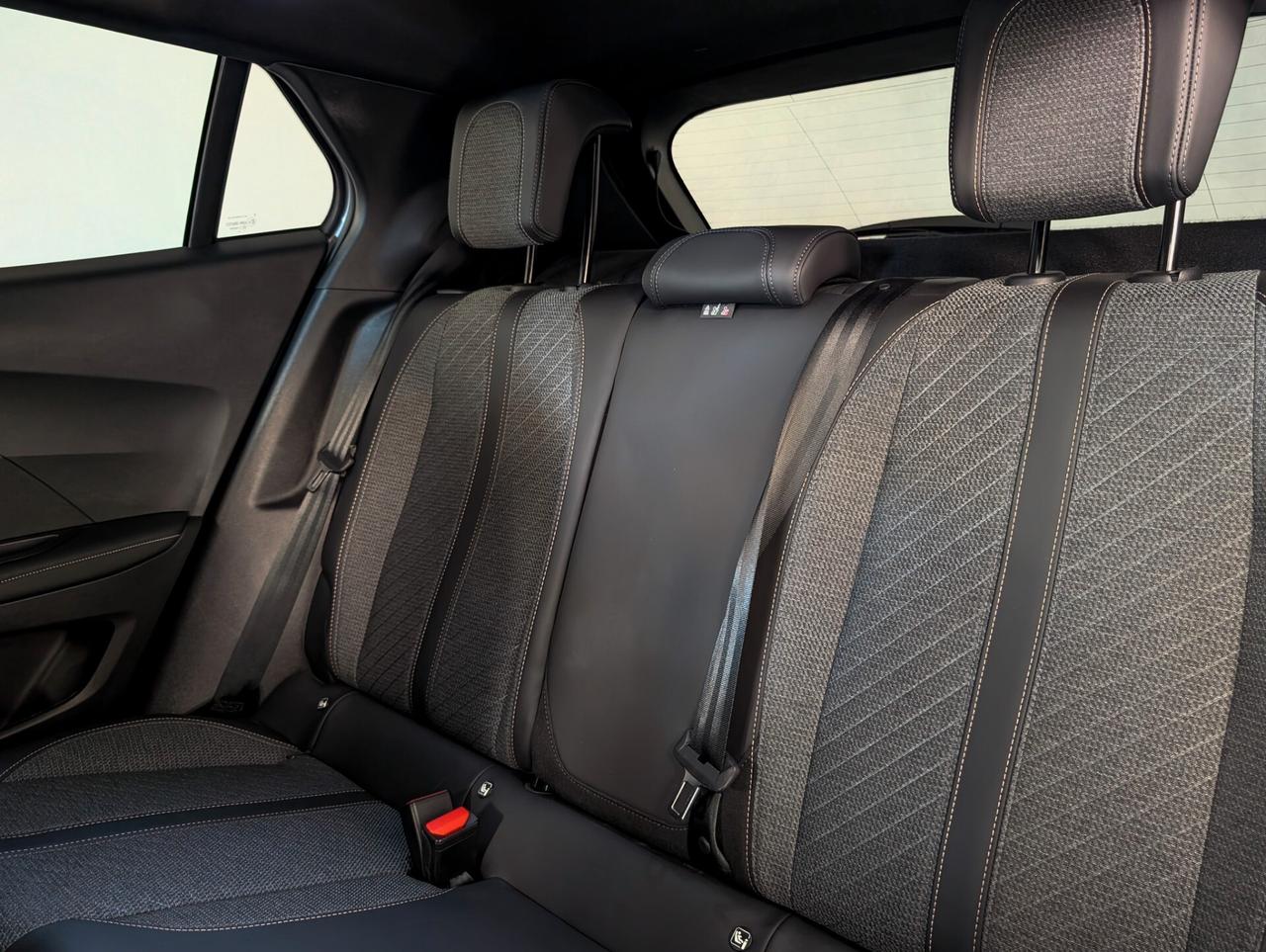 PEUGEOT 2008 PURETECH 130 CV EAT8 ALLURE