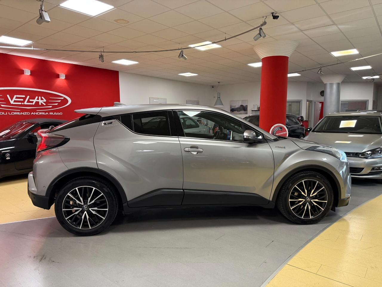 Toyota C-HR 1.8 hybrid 98 cv