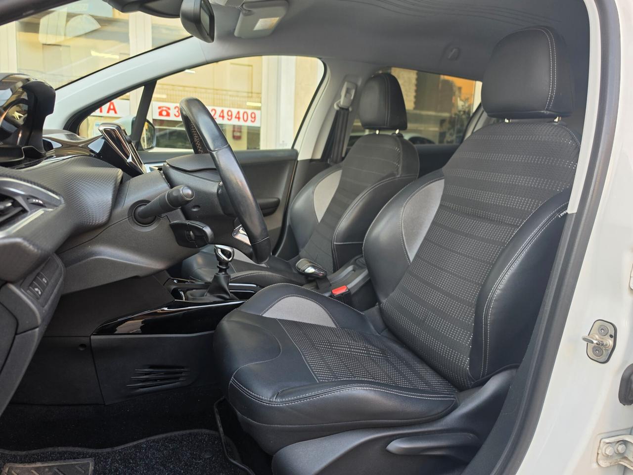 Peugeot 2008 BlueHDi 120 S&S Black Matt