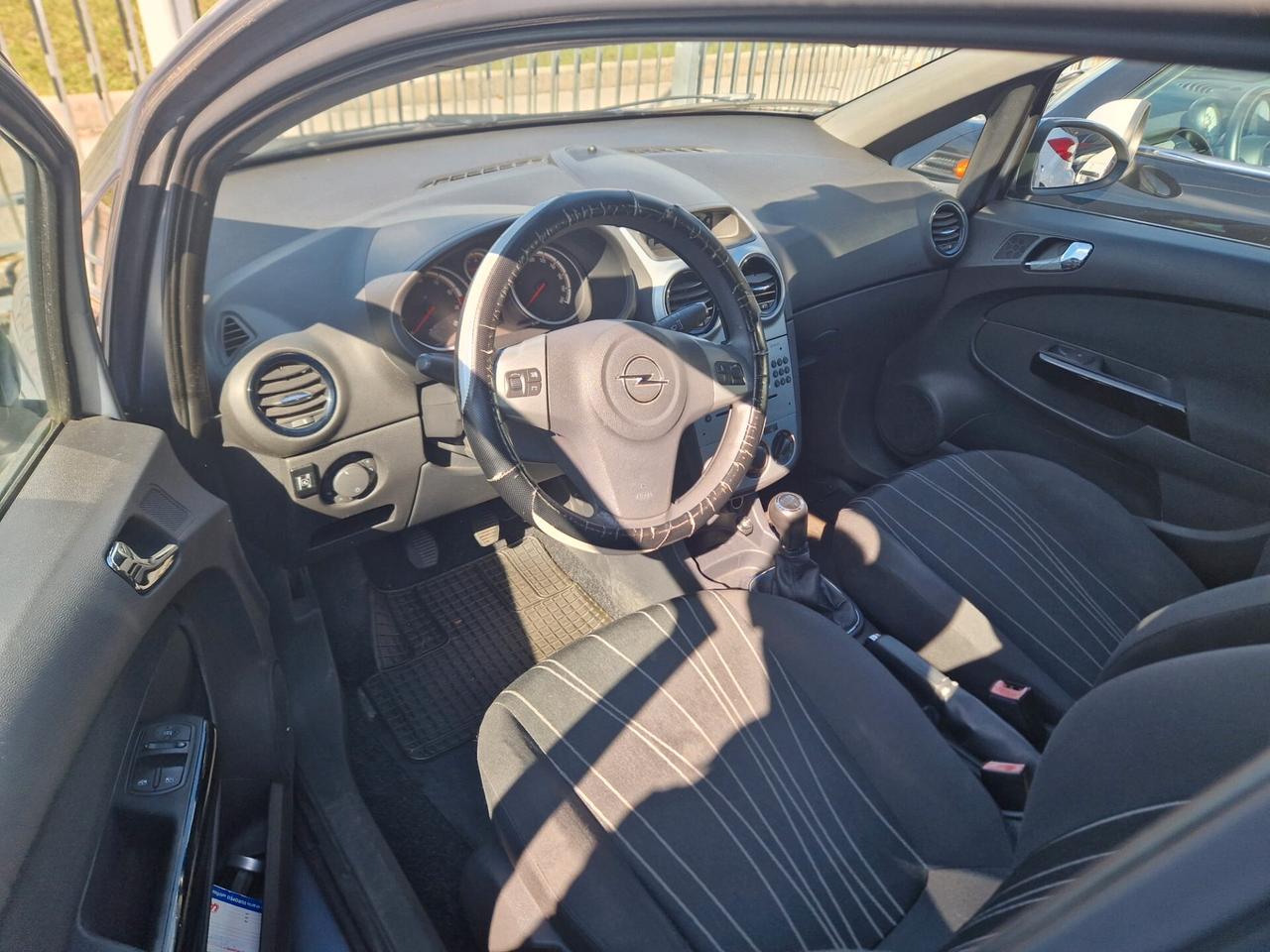 Opel Corsa 1.2 80CV 5 porte GPL-TECH Edition