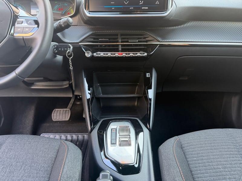 PEUGEOT 2008 HYBRID 145 E-DCS6 STYLE