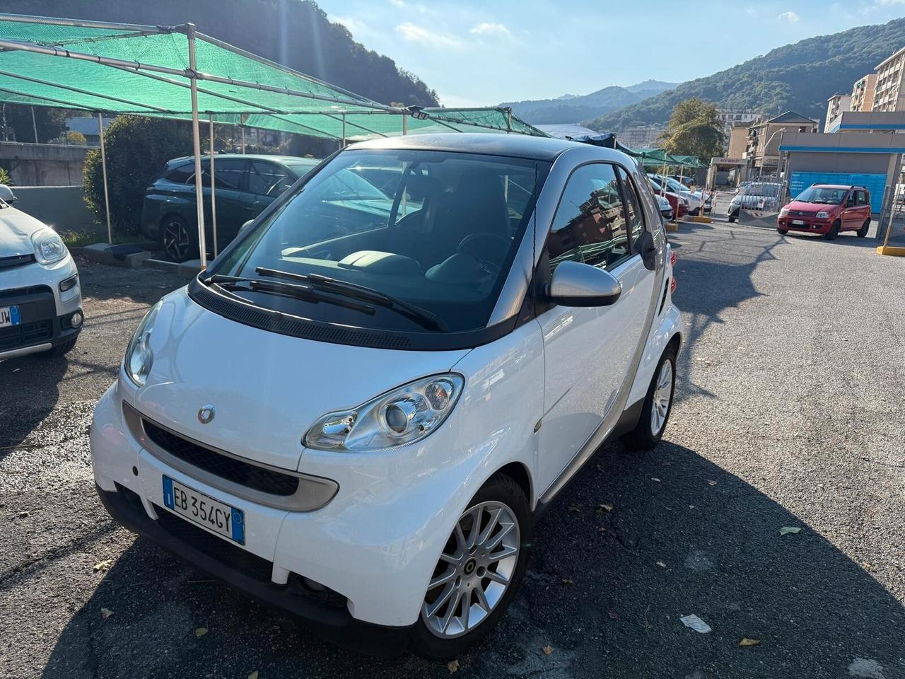 Smart ForTwo 1000 52 kW MHD coupé pure