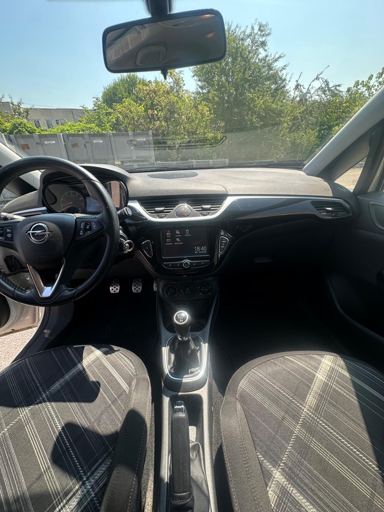 Opel Corsa 1.4 90CV GPL Tech 5 porte Neopatentati