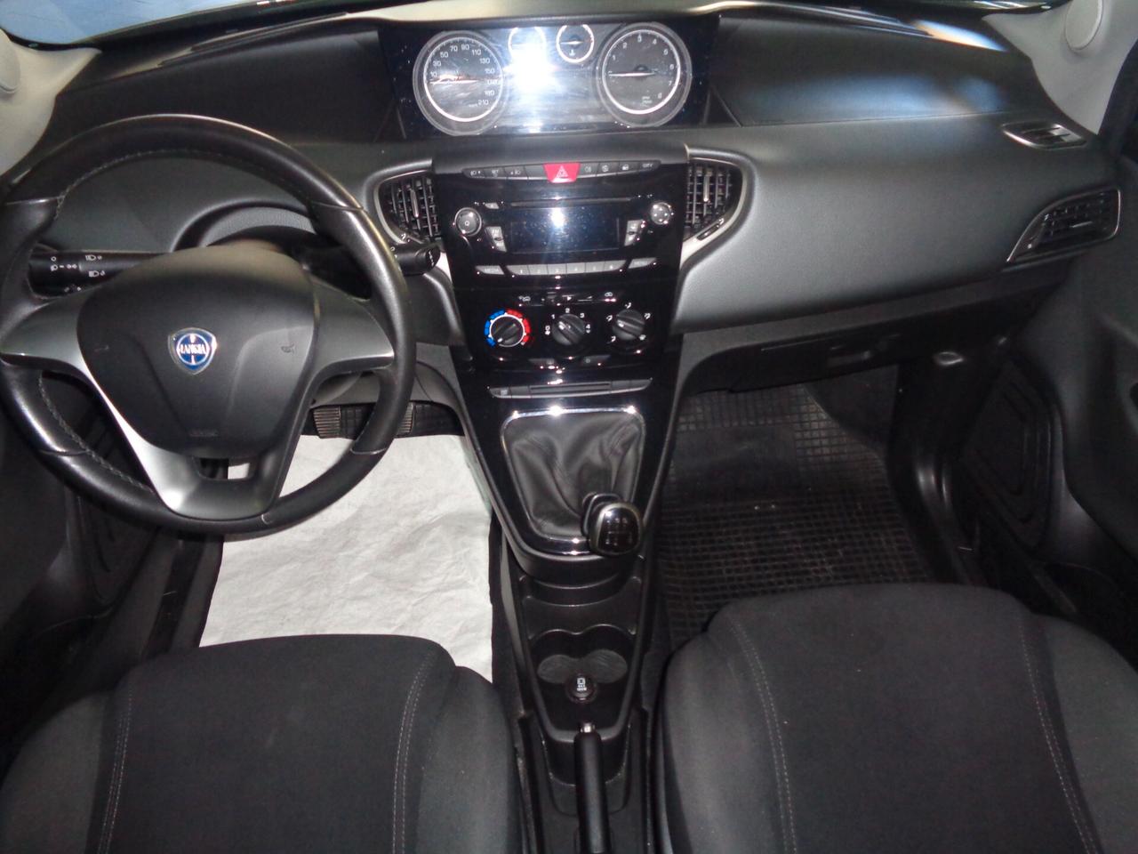 Lancia Ypsilon 1.2 69 CV 5 porte Gold (Finanziabile)