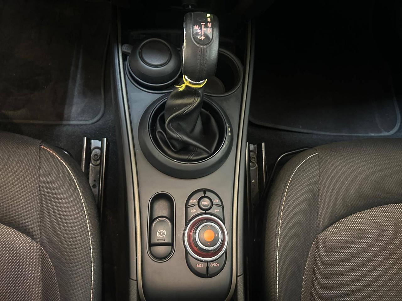 MINI Countryman Cooper SE ALL4 Essential