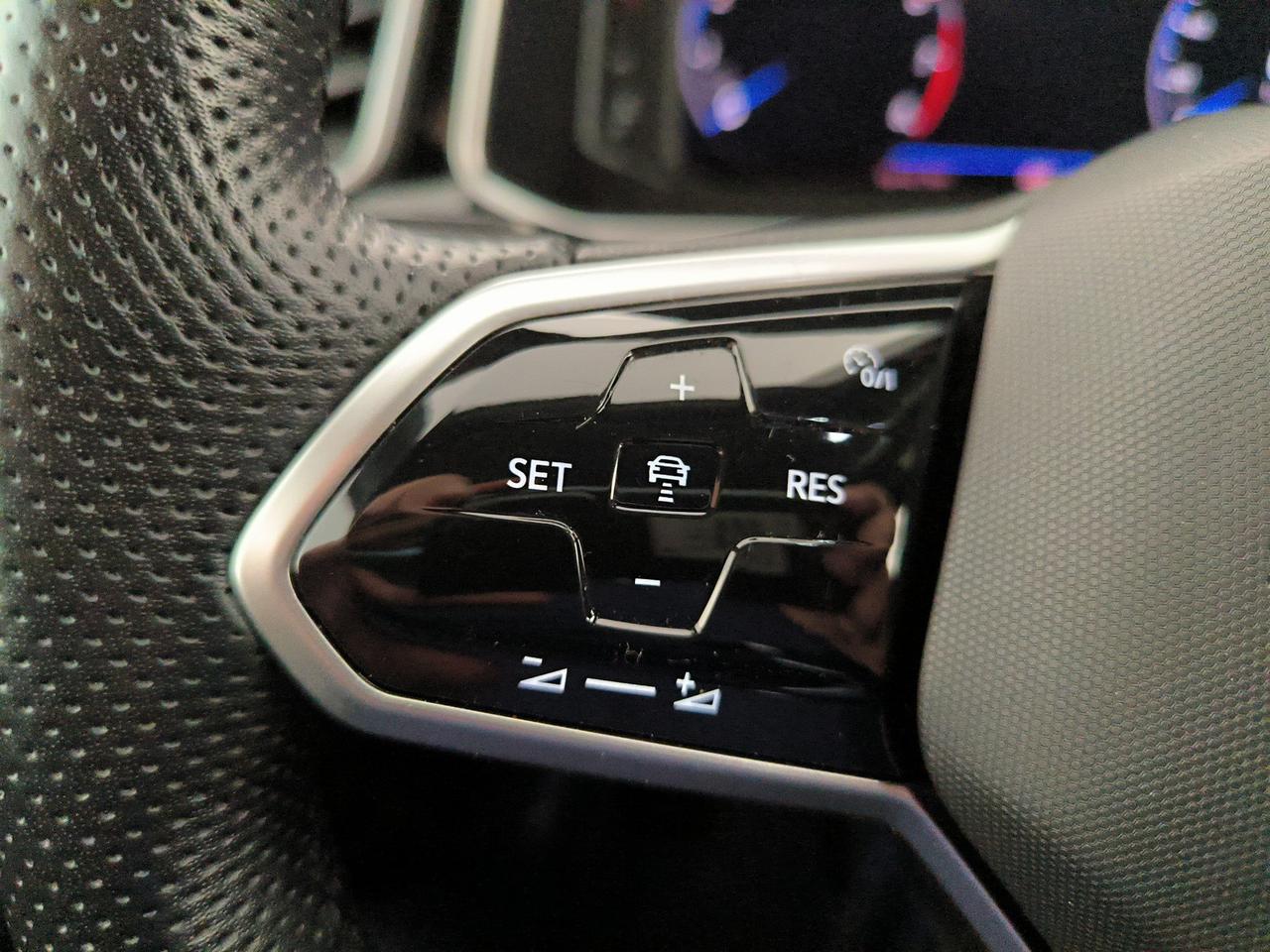 Volkswagen T-Roc 1.5 tsi r-line