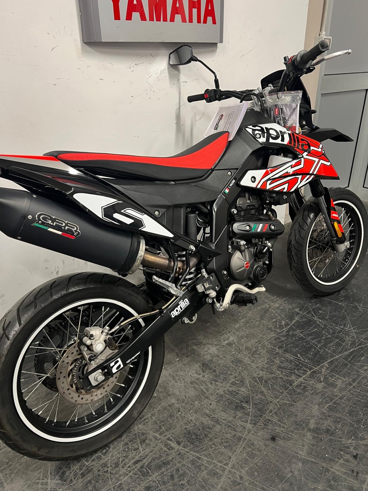 Aprilia SX 125 SUPER MOTARD