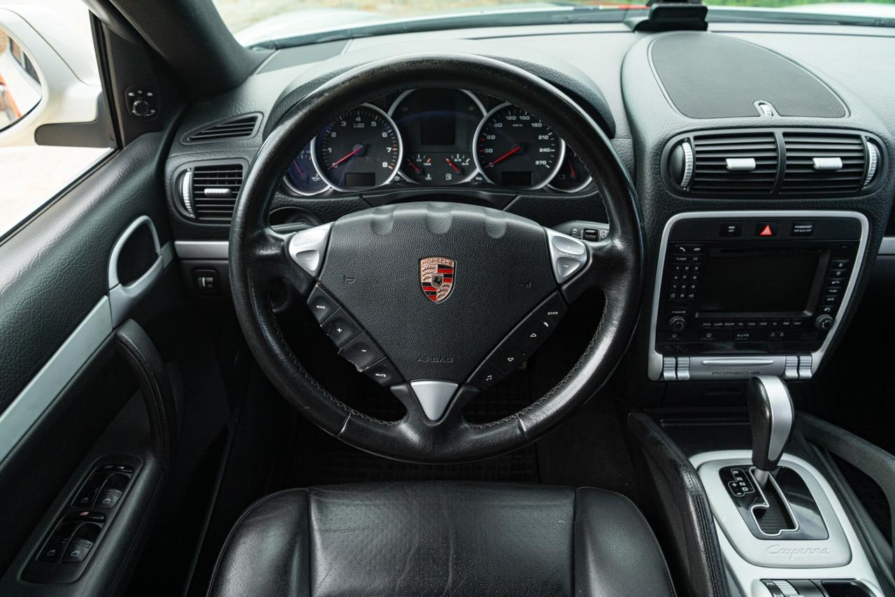 Porsche Cayenne S LIVREA ROTHMANS - POR00250