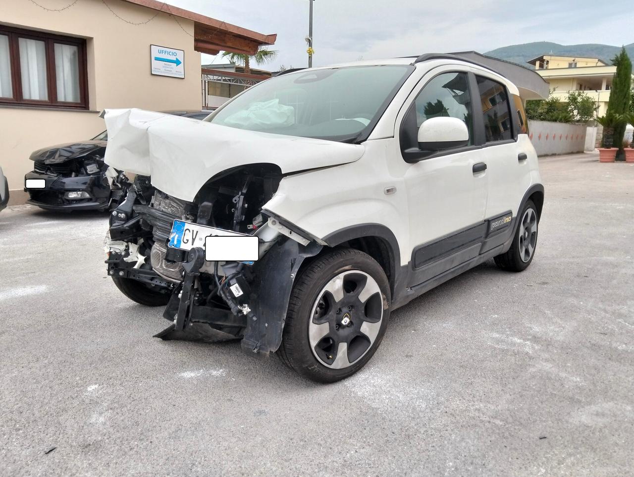 Fiat Pandina 1.0 Hybrid CROSS 2024 SINISTRATA