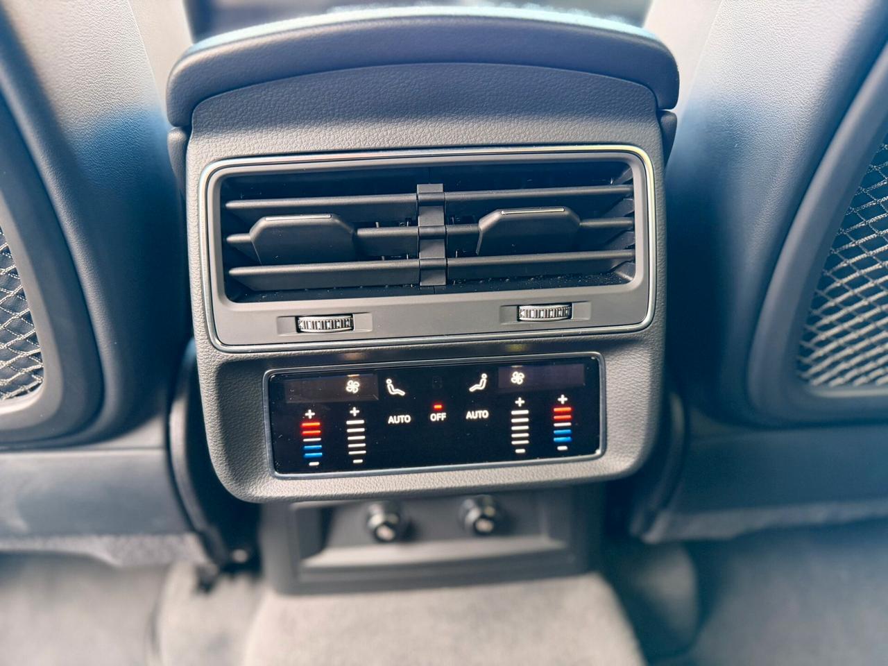 Audi Q8 RS TFSI V8 quattro tiptronic