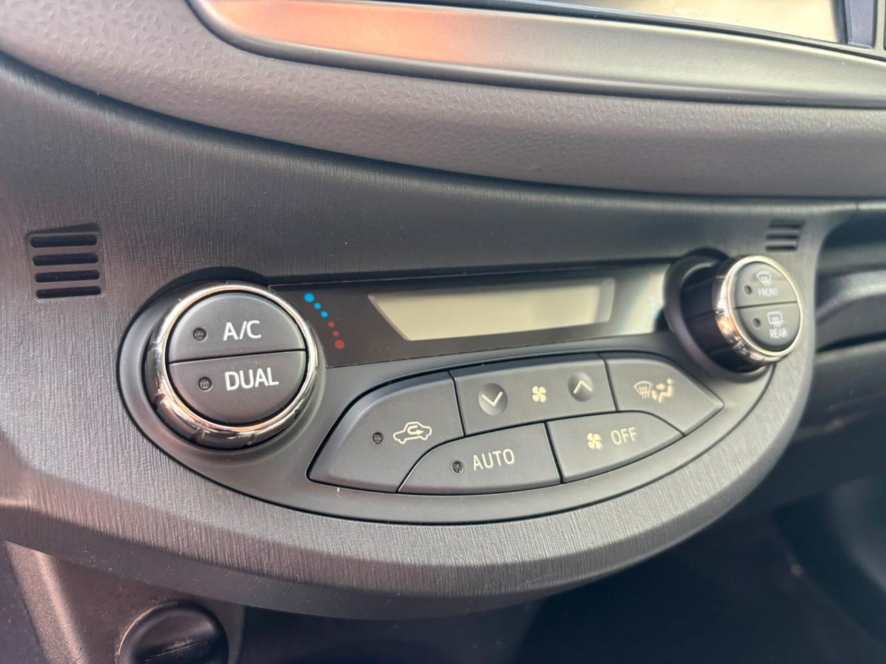 Toyota Yaris 1.0 Lounge 69 CV