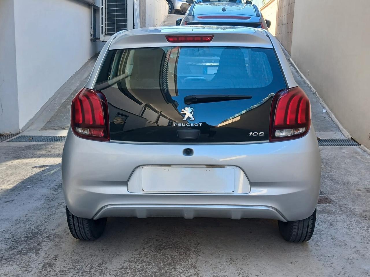 Peugeot 108 VTi 72 5 porte Allure TOP!