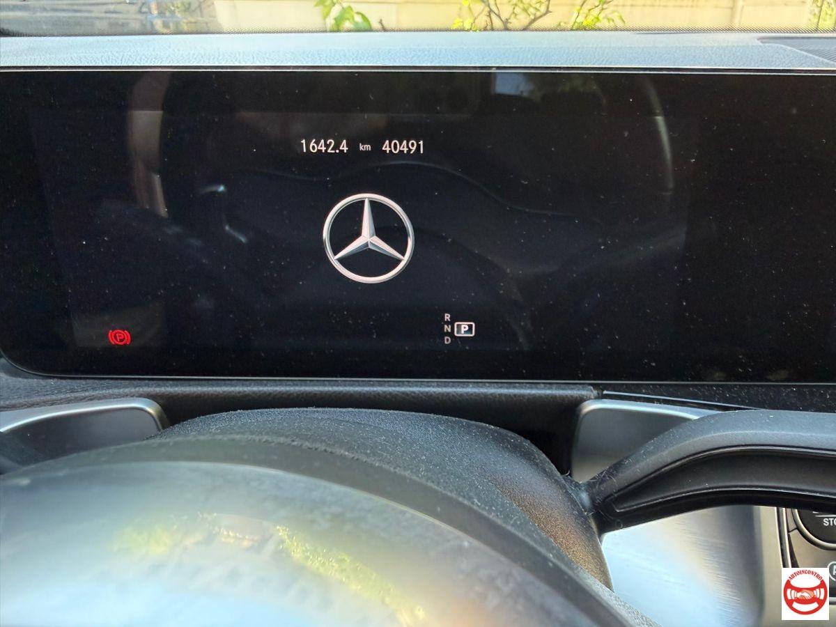 MERCEDES - GLB 200 d Premium auto