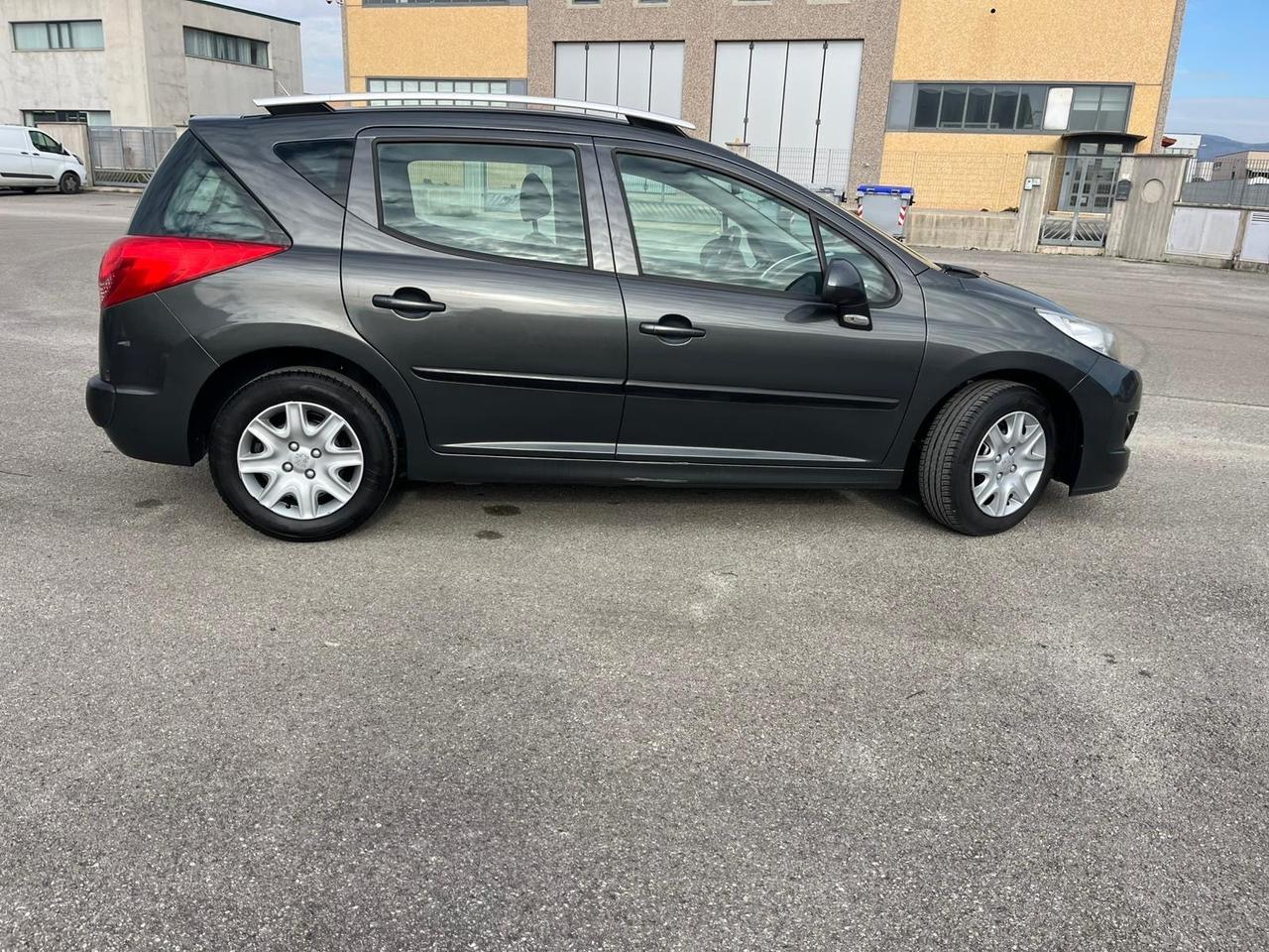 Peugeot 207 1.4 8V 75CV SW Special Edition