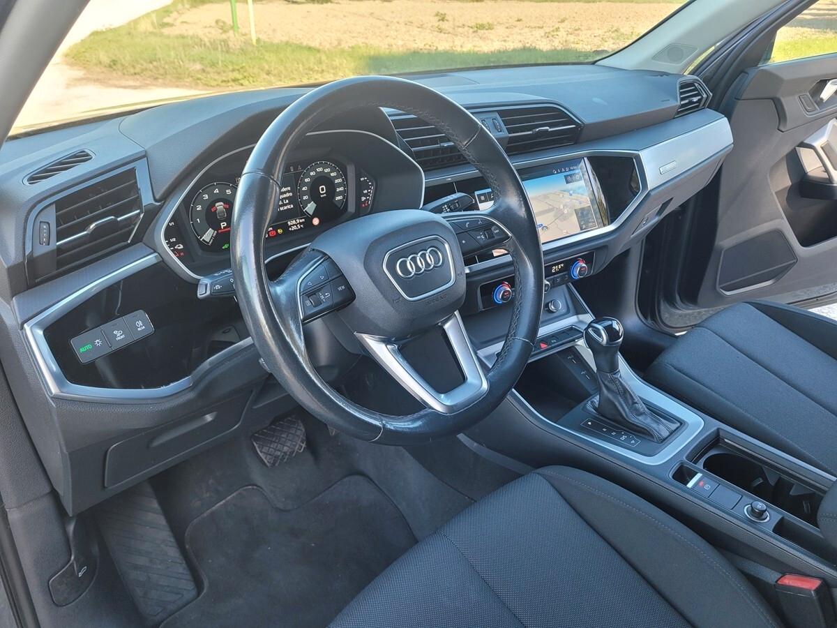 Audi Q3 SPB 45 TFSI e S tronic Business Plus