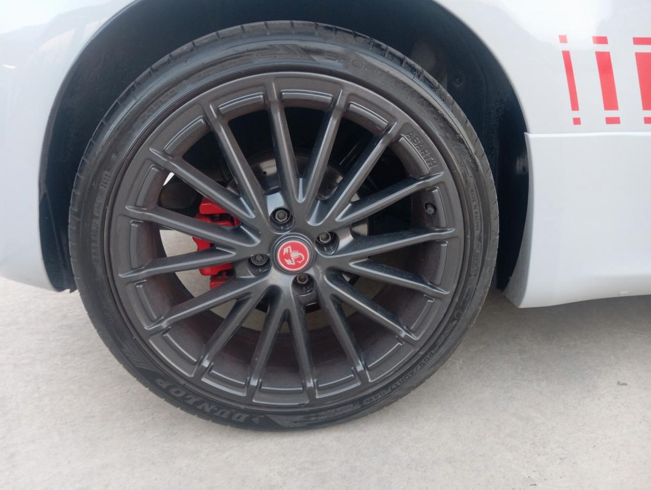 Abarth 595 1.4 Turbo T-Jet 180CV