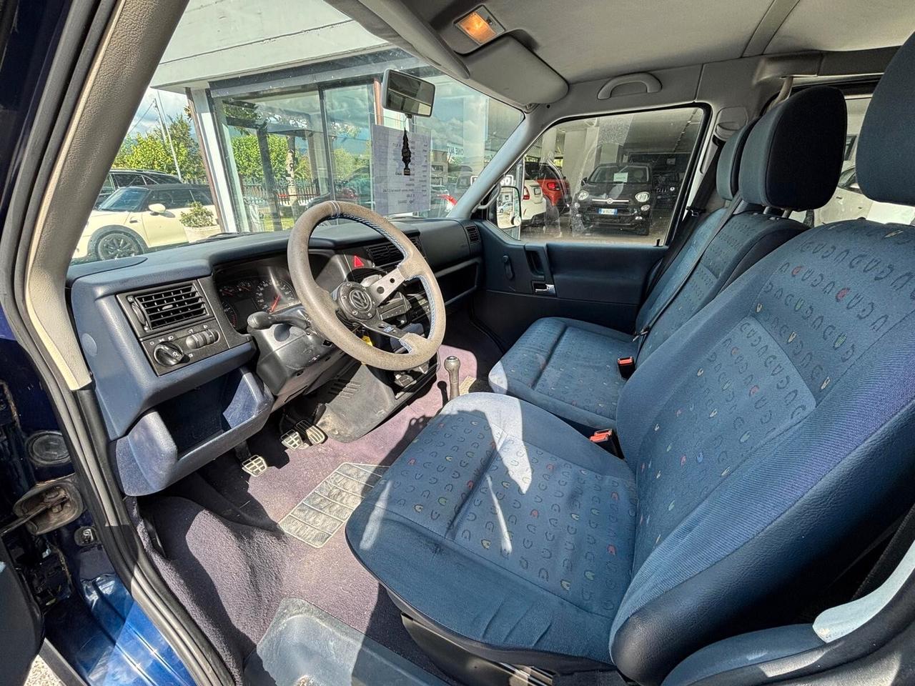 Volkswagen Caravelle 2.5 TDI/102CV PL - 9 posti
