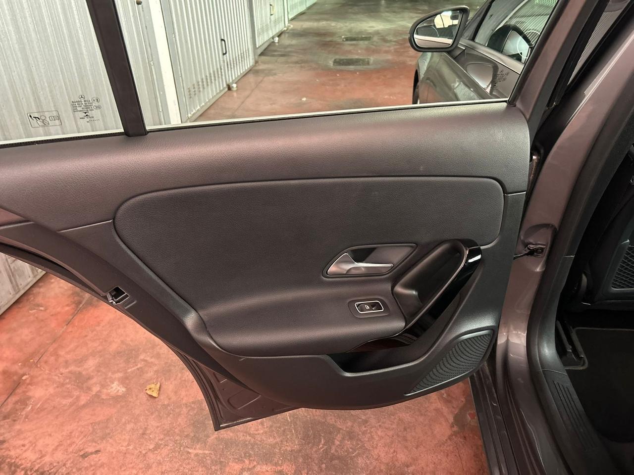 Solo da QUALITYCARS PESCARA Mercedes-benz A 180 d Automatic Executive con 25000 km NUOVAAAAAAAA