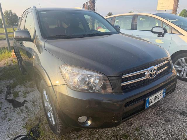 TOYOTA RAV 4 MY23 179,001km RAV4 2.2 D-4D 177 CV Luxury Bellissima