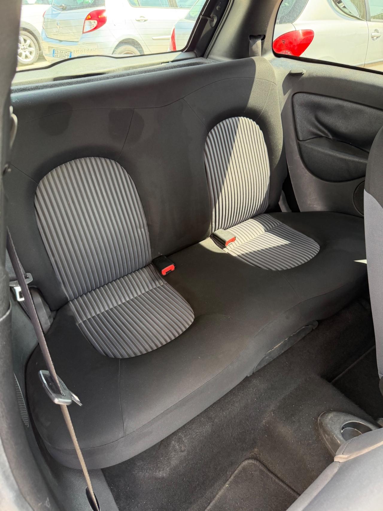 Lancia Ypsilon 1.2 B-colore- cinghia sostituita-neopatentati-Garanzia