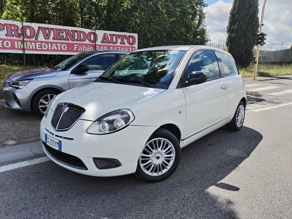 Lancia Ypsilon 1.2 8v Fire 97000km euro 5 2011