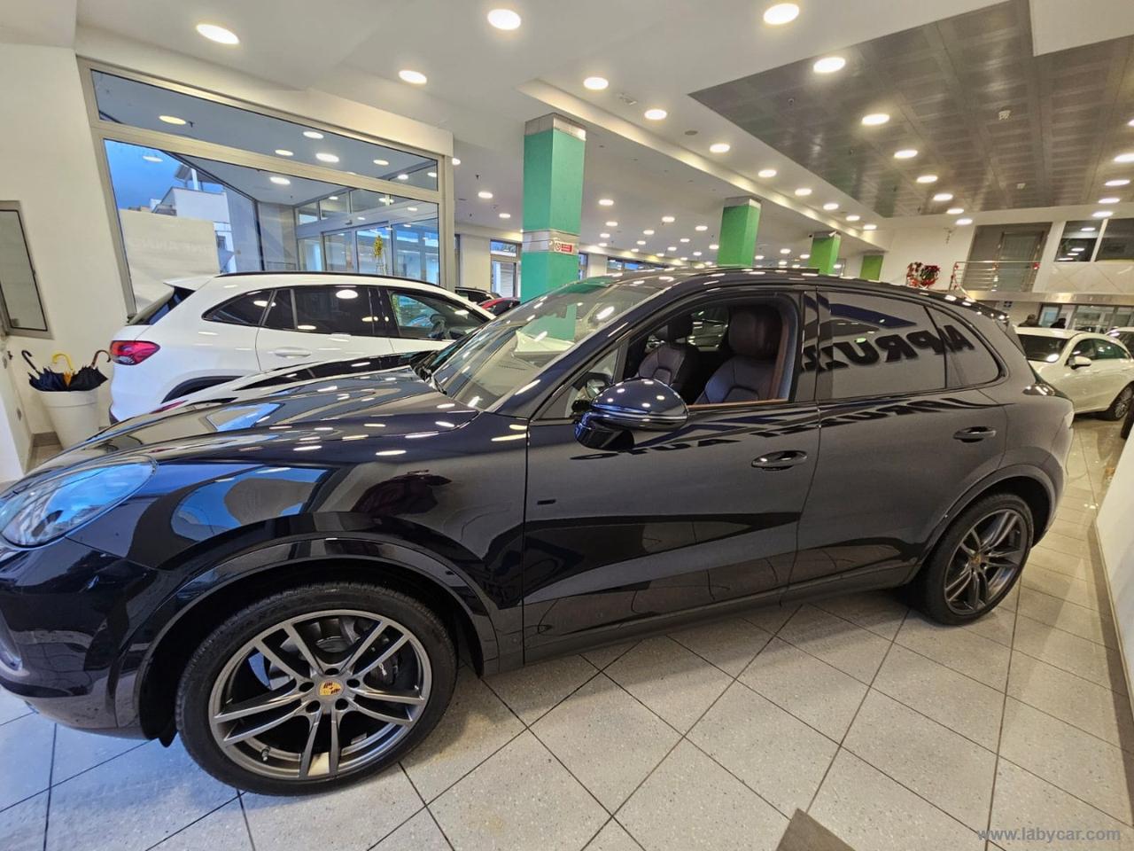 PORSCHE Cayenne 3.0 V6