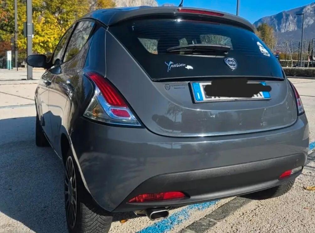 Lancia Ypsilon 1.2 69 CV 5 porte CON GARANZIA