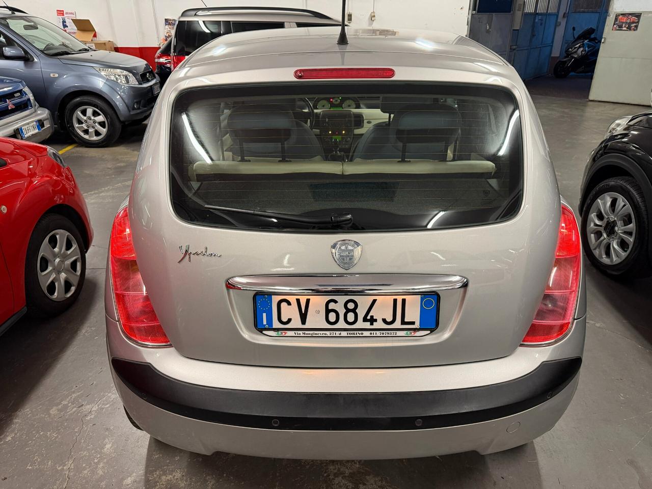 Lancia Ypsilon 1.2 16V Platino