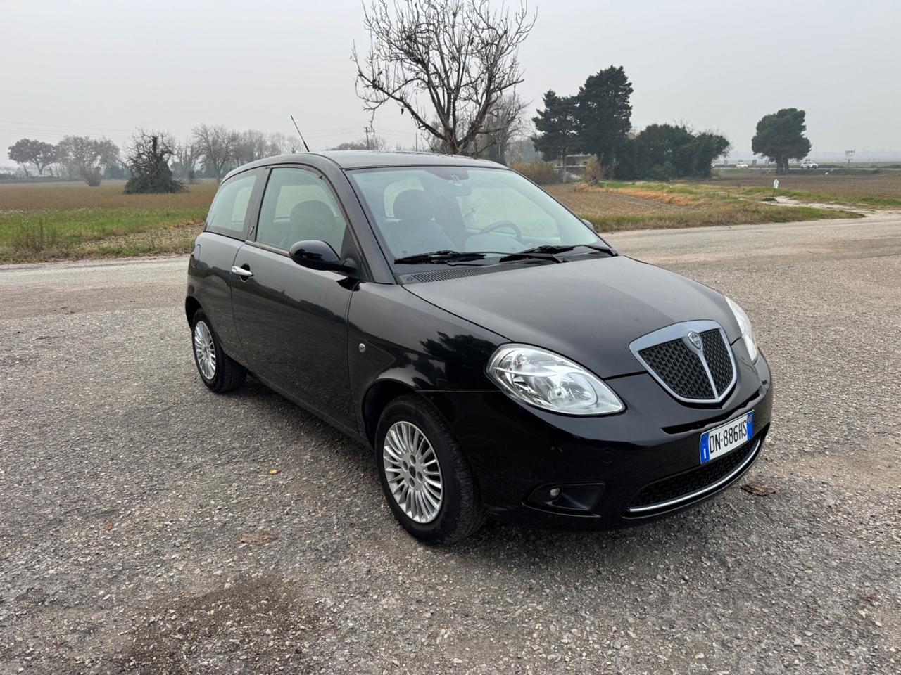 Lancia Ypsilon 1.2 Argento