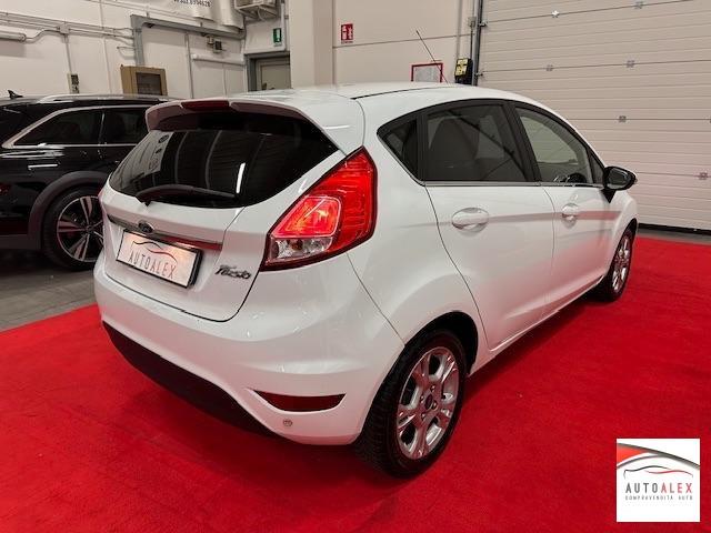 FORD - Fiesta 5p 1.5 tdci Black&White 75cv NEOPATENTATI