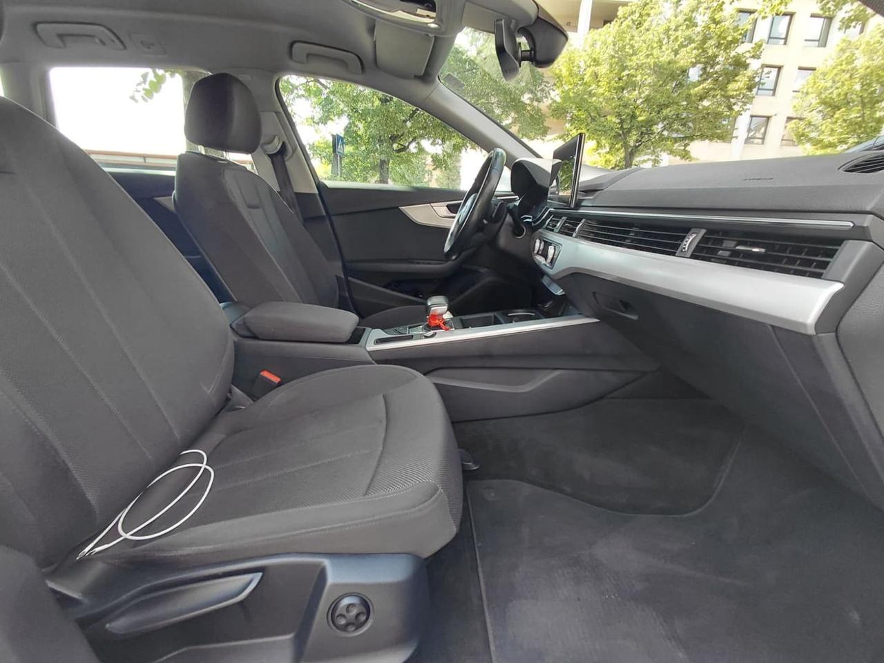 Audi A4 Business Advanced 40g-tron #11848