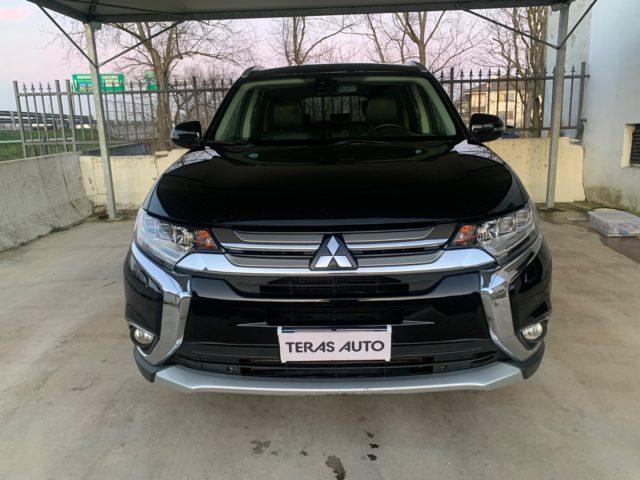 MITSUBISHI Outlander 2.2 DI-D 4WD Instyle 7p. GANCIO TRAINO EURO 6