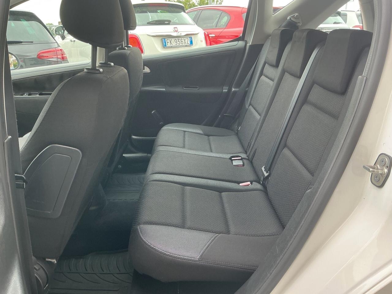 Peugeot 207 1.4 benzina Neopatentati
