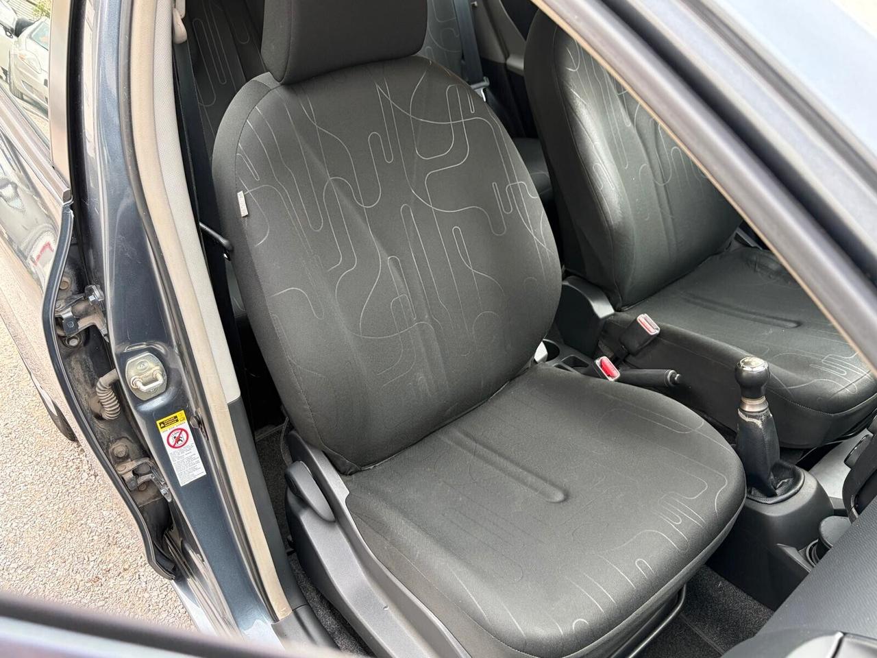 Toyota Yaris 1.0 5 porte Now 12 MESI DI GARANZIA