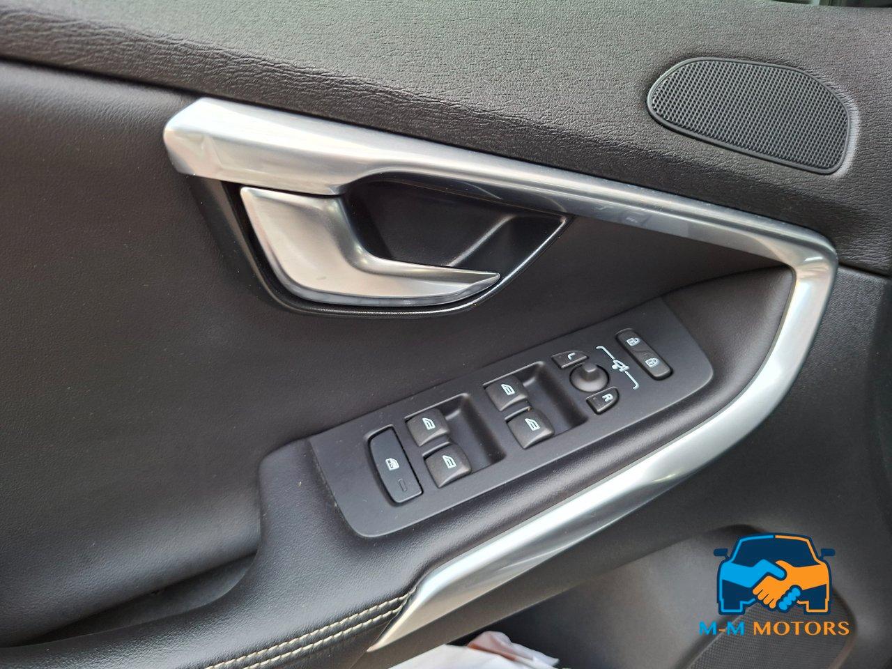 Volvo V40 2.0 d2 R-design Unico Proprietario