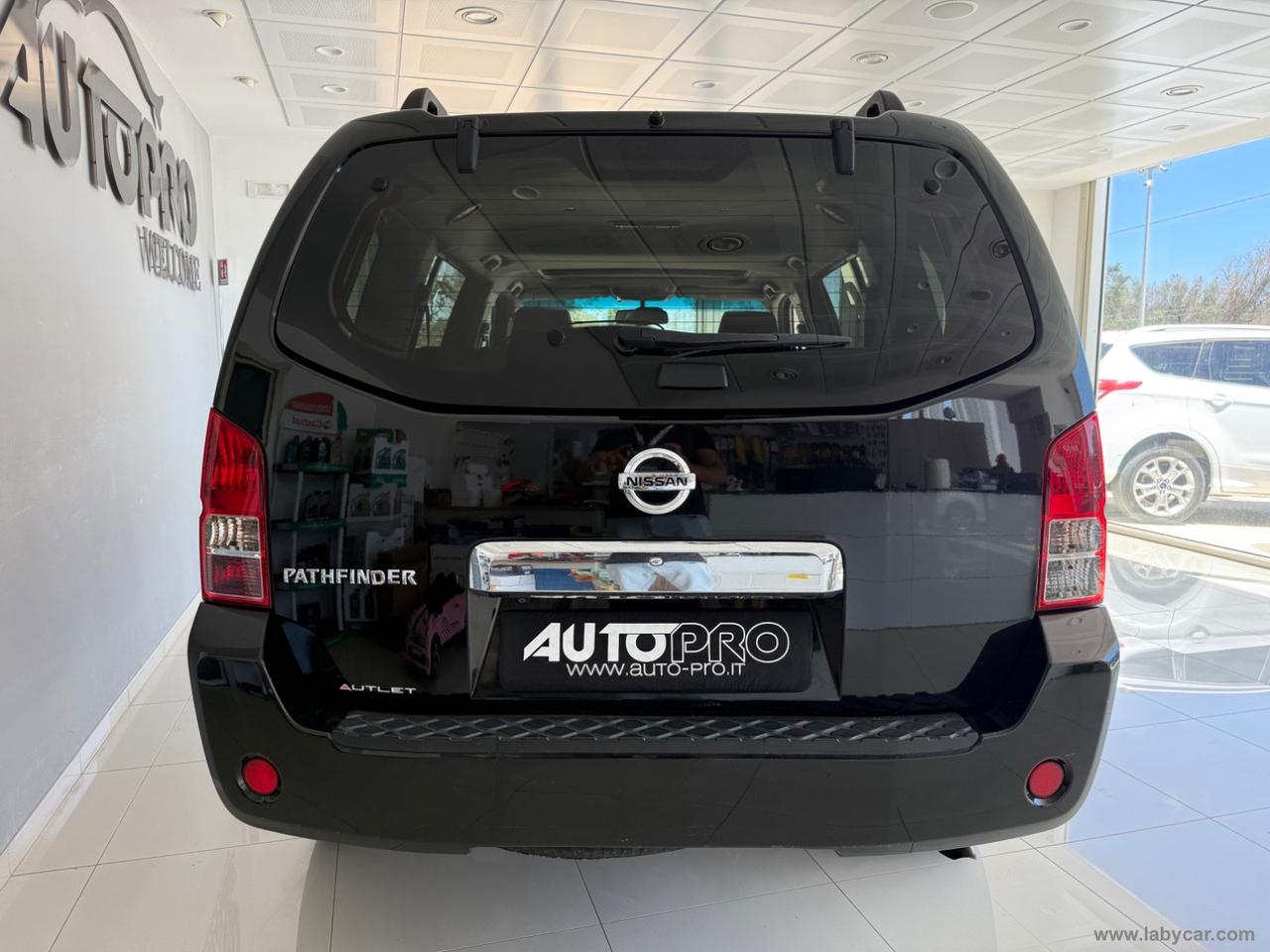 NISSAN Pathfinder 2.5 dCi LE