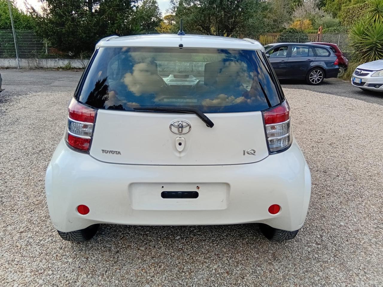 Toyota iQ 1.0 Sol