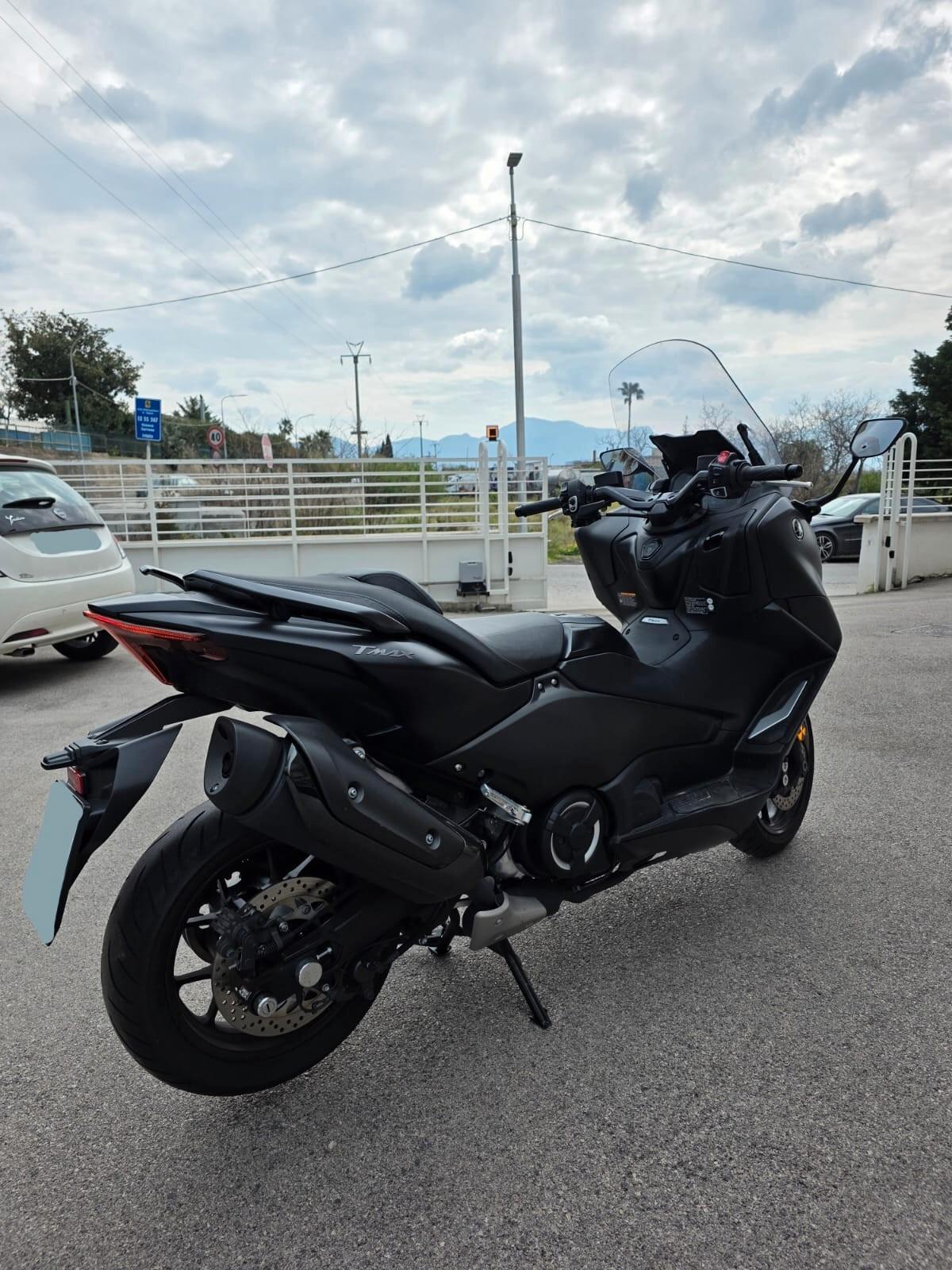 Yamaha T Max 560