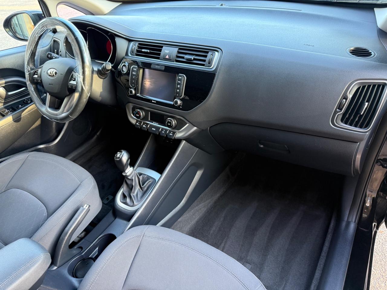Kia Rio 1.4 CRDi 5p - OK neopatentati