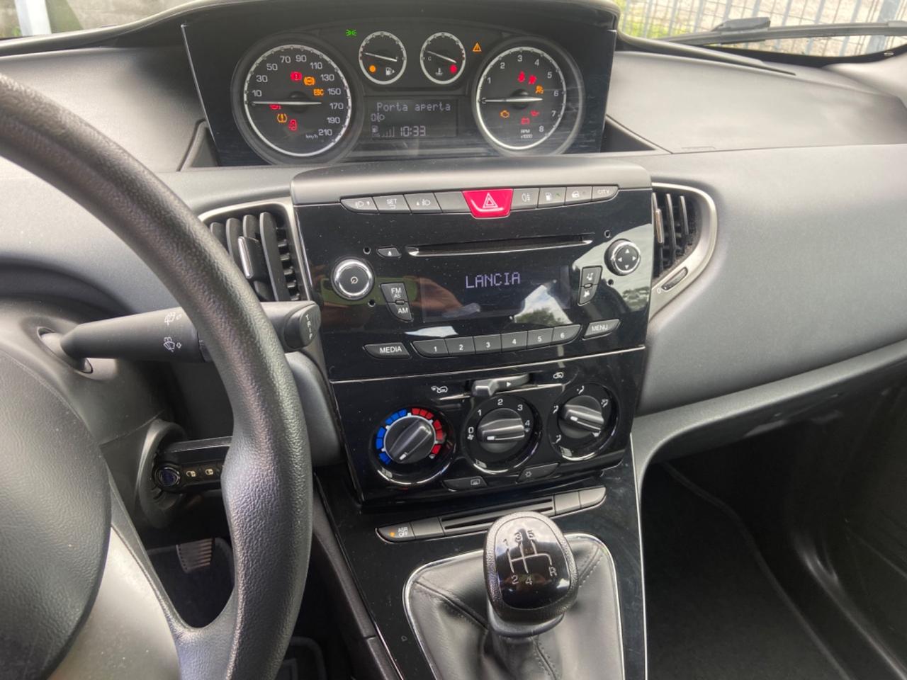 Lancia Ypsilon 0.9 TwinAir 85 CV 5 porte Metano Ecochic Elle