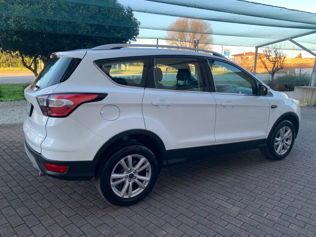 Ford Kuga 1.5 TDCI 120 CV S&S 2WD Titanium